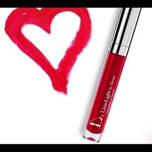 🆕 LimeLight  liquid lipstick (cherry pie)💋💄