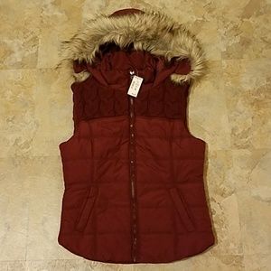 NWT Aeropostale Vest w removable fur accent