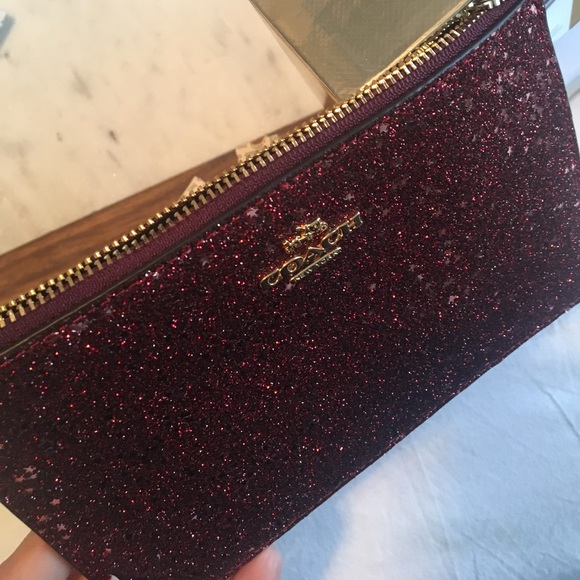 ๐Sold ๐COACH Sparkle Stars wristlet โญ๏ธ - Picture 4 of 6