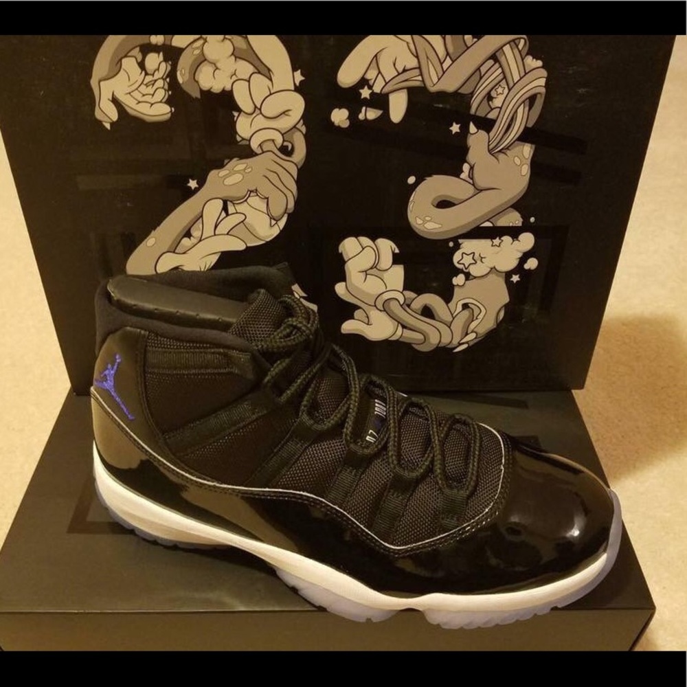 Air Jordan 11Retro Men us 10 uk 9