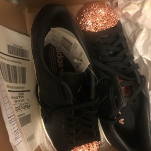 Addidas superstar with rose gold metal toe