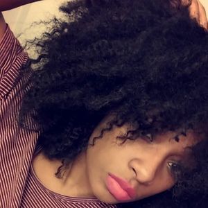 Meet your Posher, Kayla