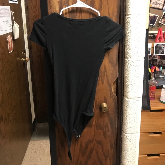 hollister bodysuit - Picture 2 of 4