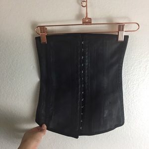 Ann Chery Waist Trainer