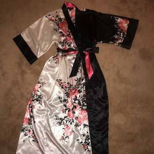 Jones New York Kimono