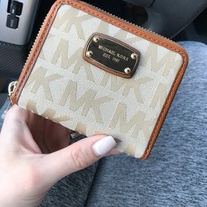 BRAND NEW Michael Kors wallet