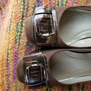 Brown buckle leather Bandolino flat shoes size 8