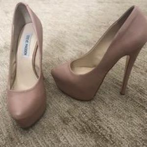 Steve Madden Women's Nude Platform Stiletto Closed