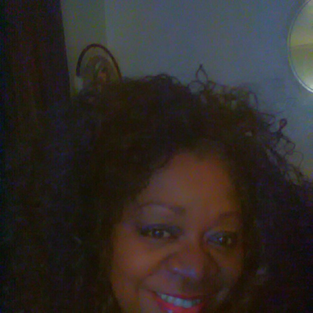 Meet your Posher, Adia