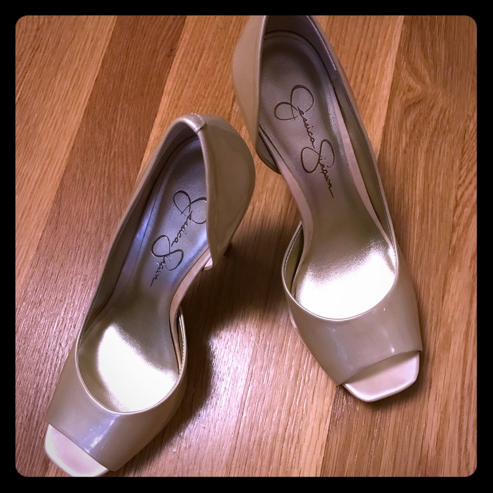 Jessica Simpson Ivory heals size 6