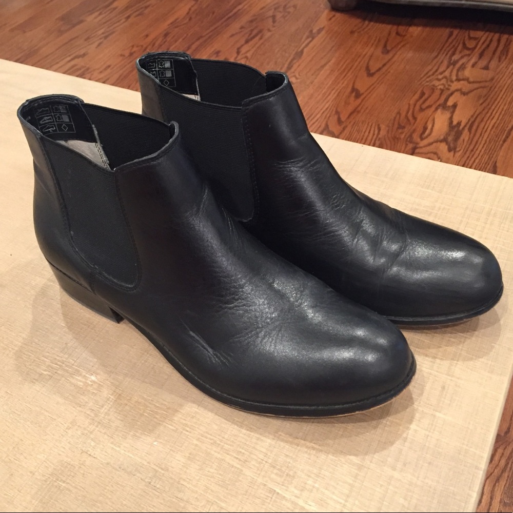 Lands’ End Size 9 Black Leather Booties