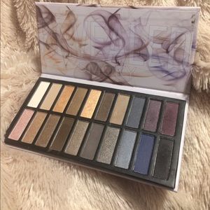 Coastal Scents Revealed Smoky palette