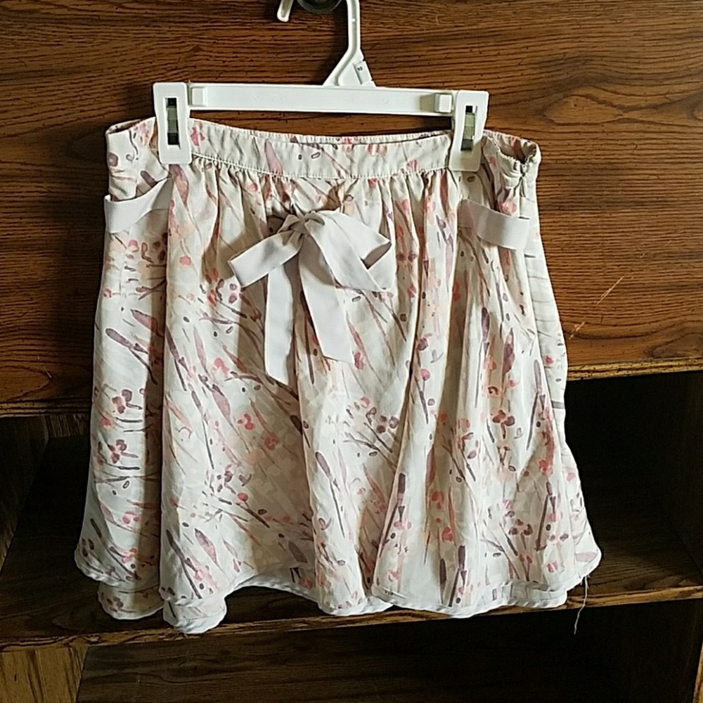 Flirty skirt with ribbon belt