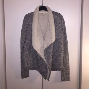 A&F Sherpa-lunes cardigan - size small