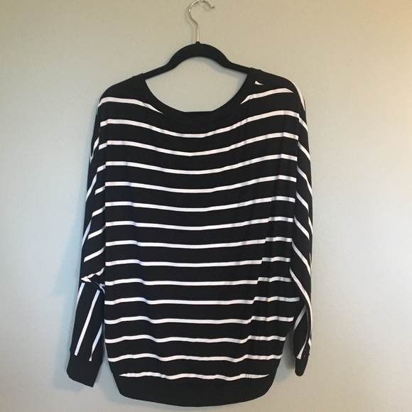 NWT For Cynthia brand top, size small. - Picture 2 of 4