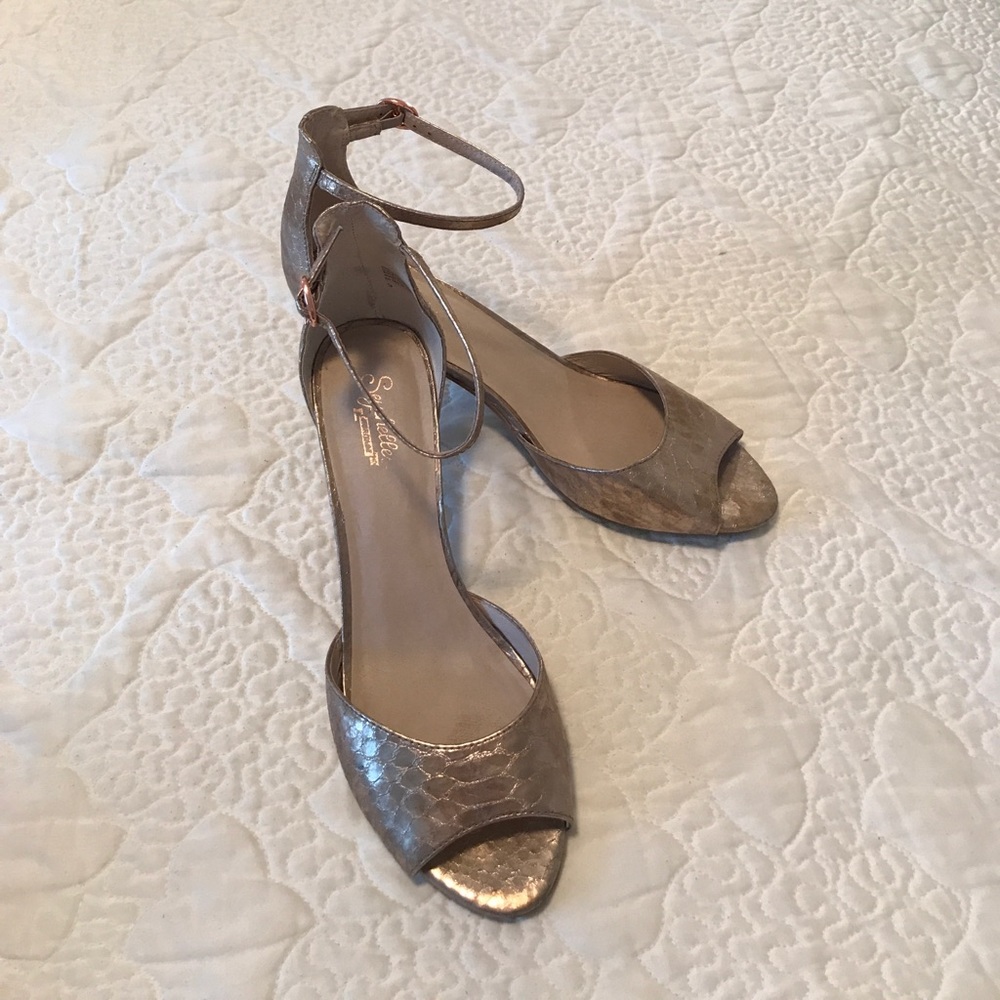 Seychelles rose gold peep-toe heels