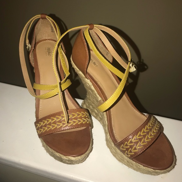 Mossimo Sandal Size 10 - Picture 1 of 5