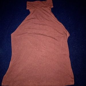 BURGUNDY TURTLE NECK