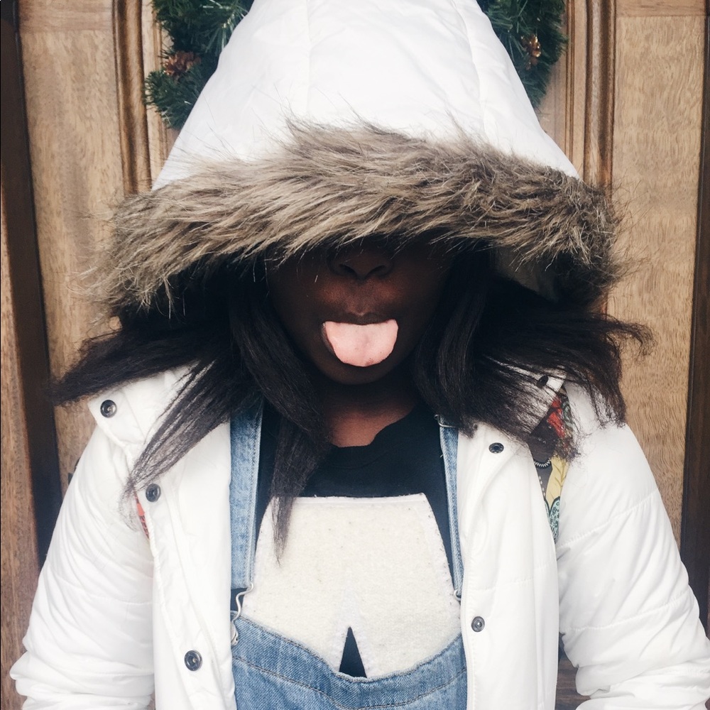 Meet your Posher, Lola