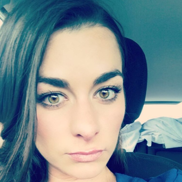 Meet your Posher, Sarah - Picture 1 of 1