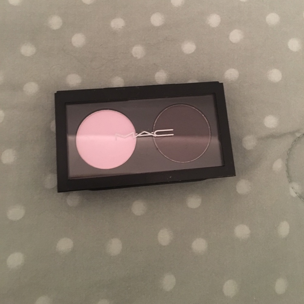 never used MAC eyeshadow