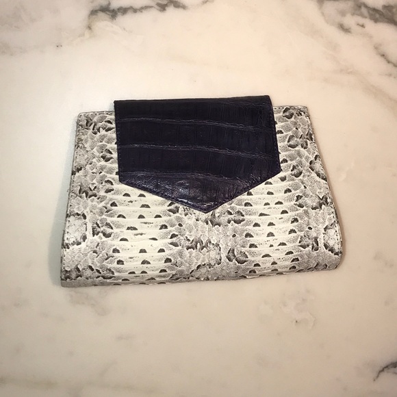 Python Clutch - Picture 2 of 3
