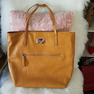 Gorgeous mustard silver hardware nine west bag