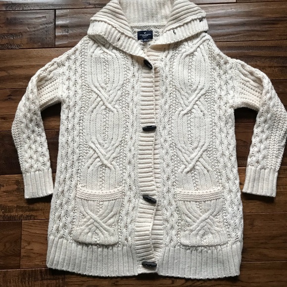 ❄️❄️AE Cream Cable Knit Sweater - Picture 2 of 8