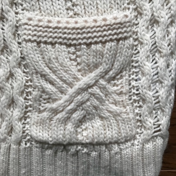 ❄️❄️AE Cream Cable Knit Sweater - Picture 6 of 8
