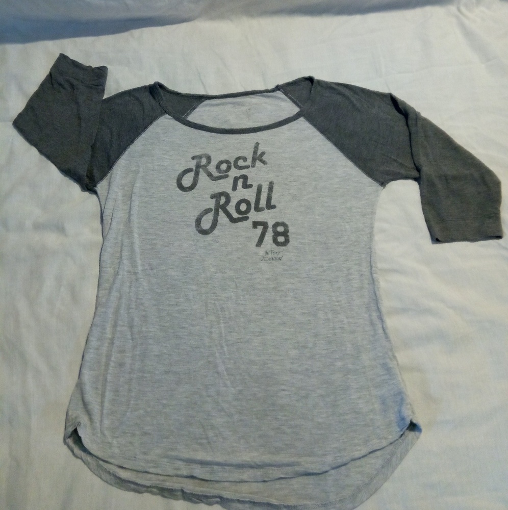 🌟🌟Betsey johnson T-SHIRT 🌟🌟