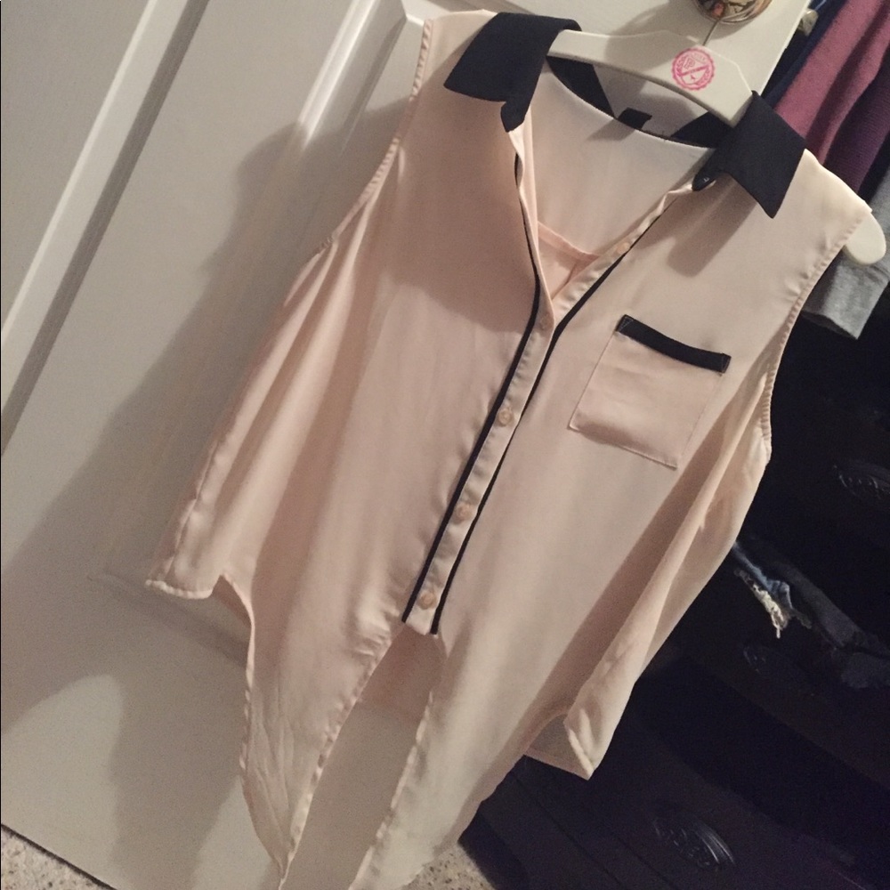 Sleeveless Collar Button Up Blouse