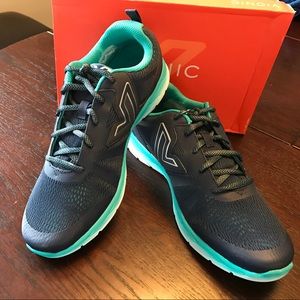 Women's Vionic Brisk Miles Navy Athletic - Size 11