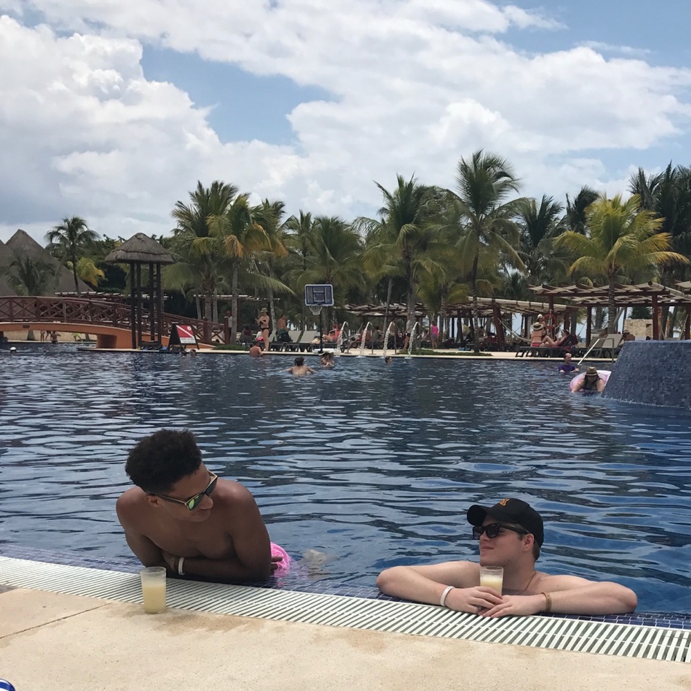 Meet your Posher, Griffin