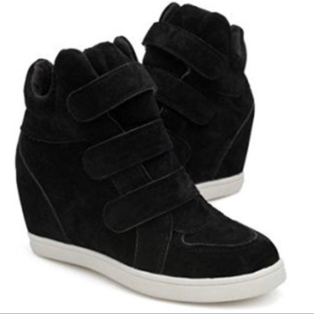 Black wedge sneakers