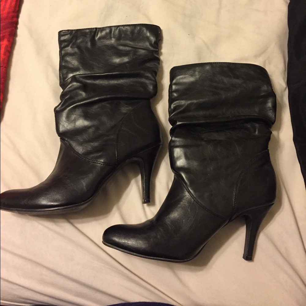 Black heel boots