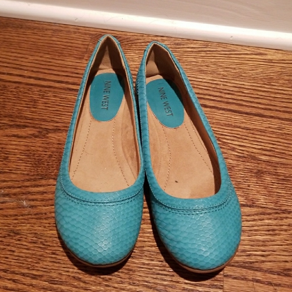 Nine West teal flats - never worn