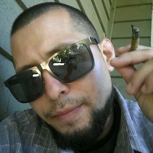 Meet your Posher, Javier