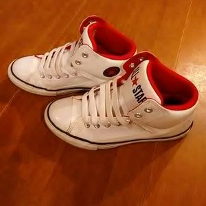 Converse women size 5 EUC!
