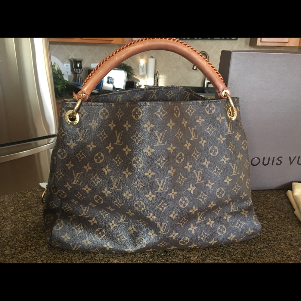 Louis Vuitton Artsy MM Monogram