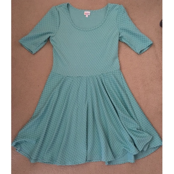 LuLaRoe Dresses & Skirts - Lularoe Nicole Dress XL