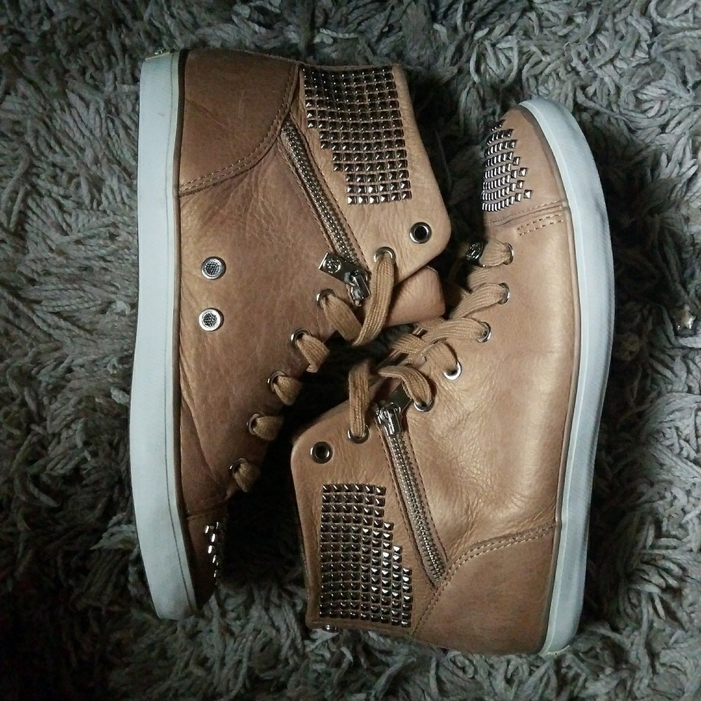 Michael Kors - Boerum Studded High Top - size 7.5