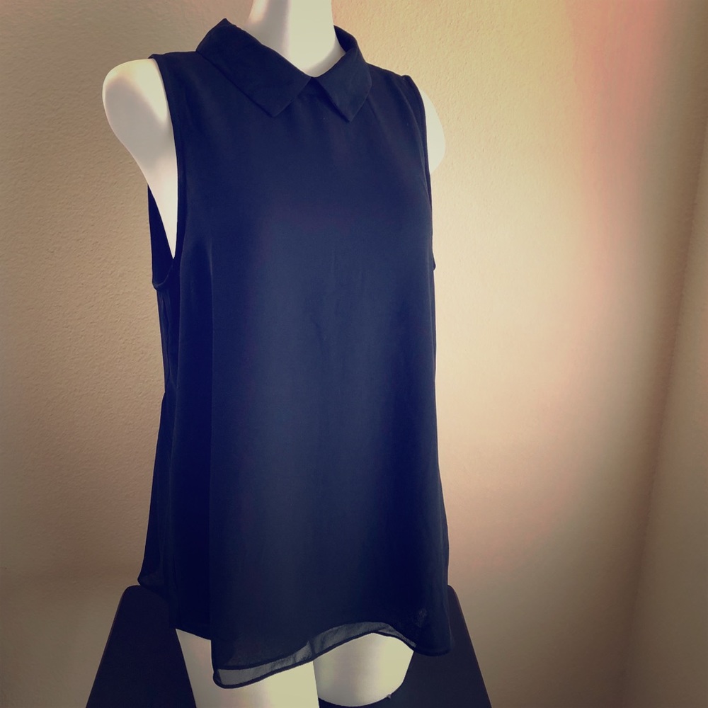 Double collar button back sleeveless blouse