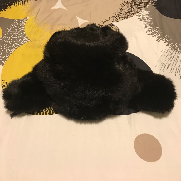 Real black bear fur hat main image 4
