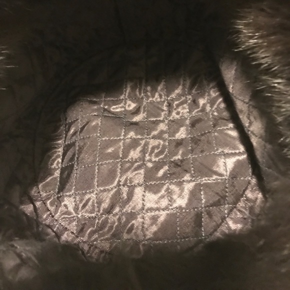 Real black bear fur hat main image 8