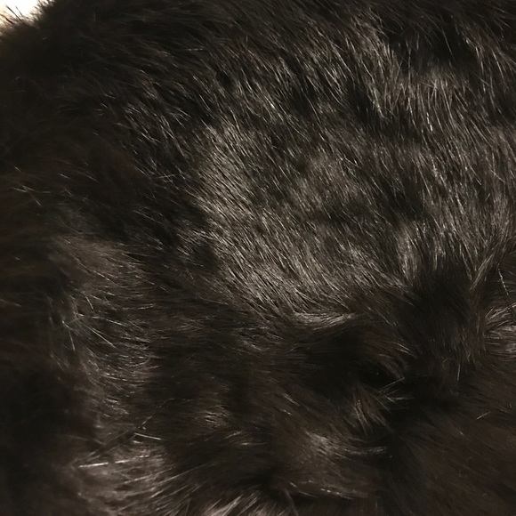 Real black bear fur hat main image 7