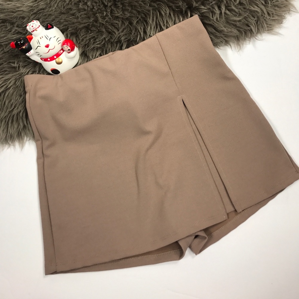Nude mini shorts