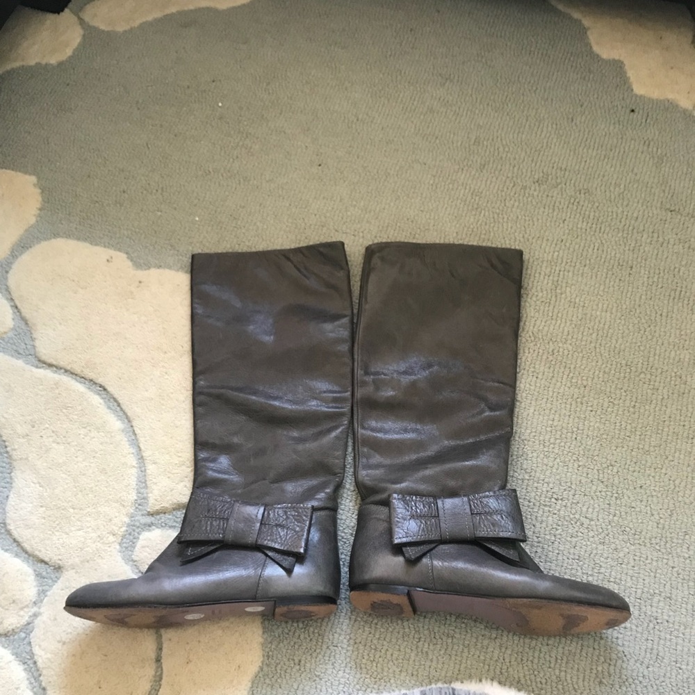 Red V Valentino boots bow grey