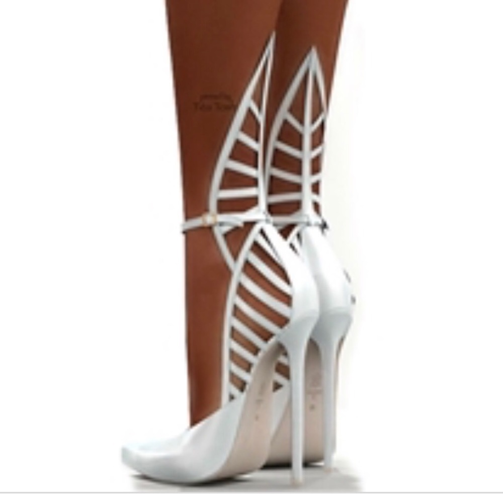 White High Ankle Pump