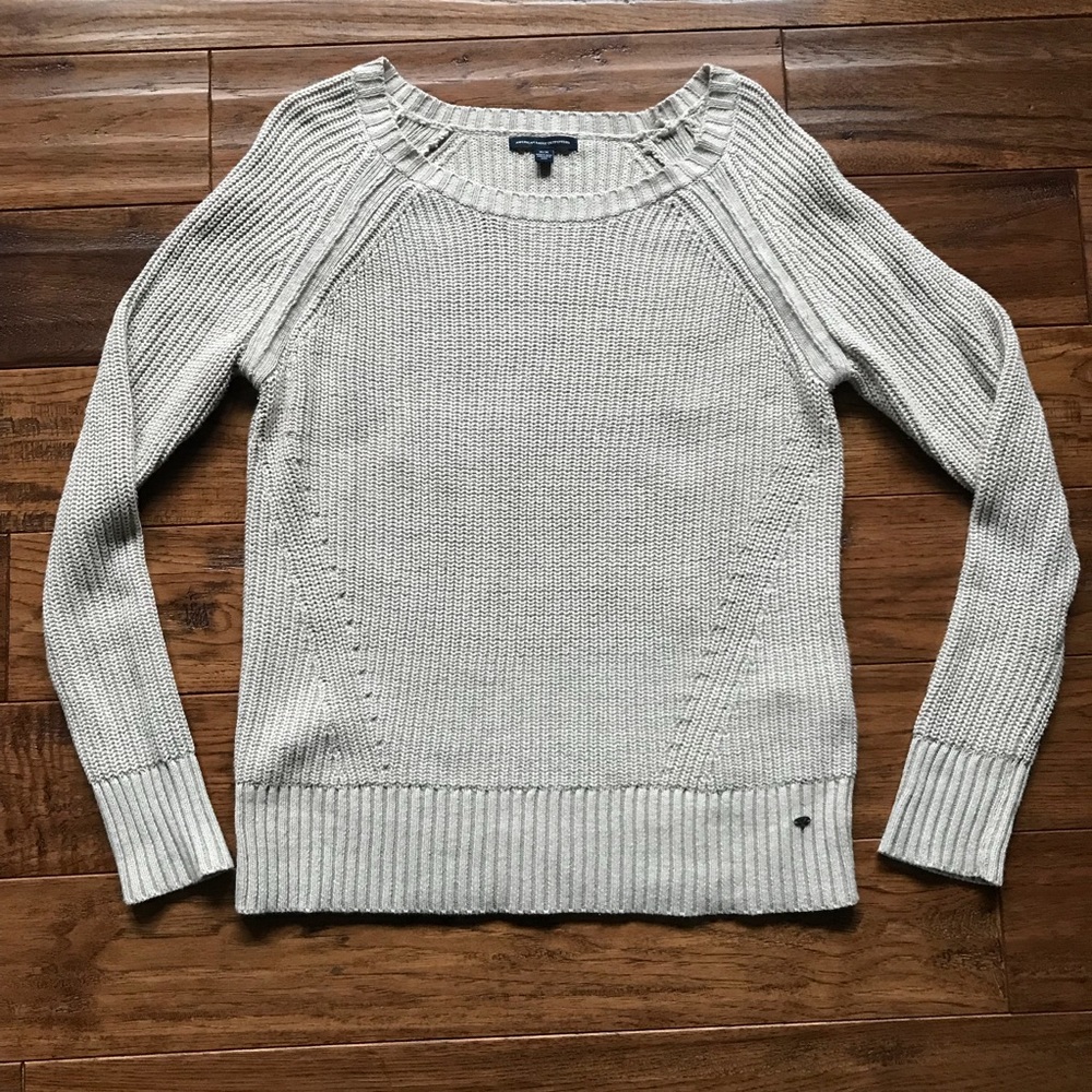 💕💕AE Beige Knit Sweater