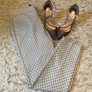 Grey PATTERNED Cute cropped ankle pants